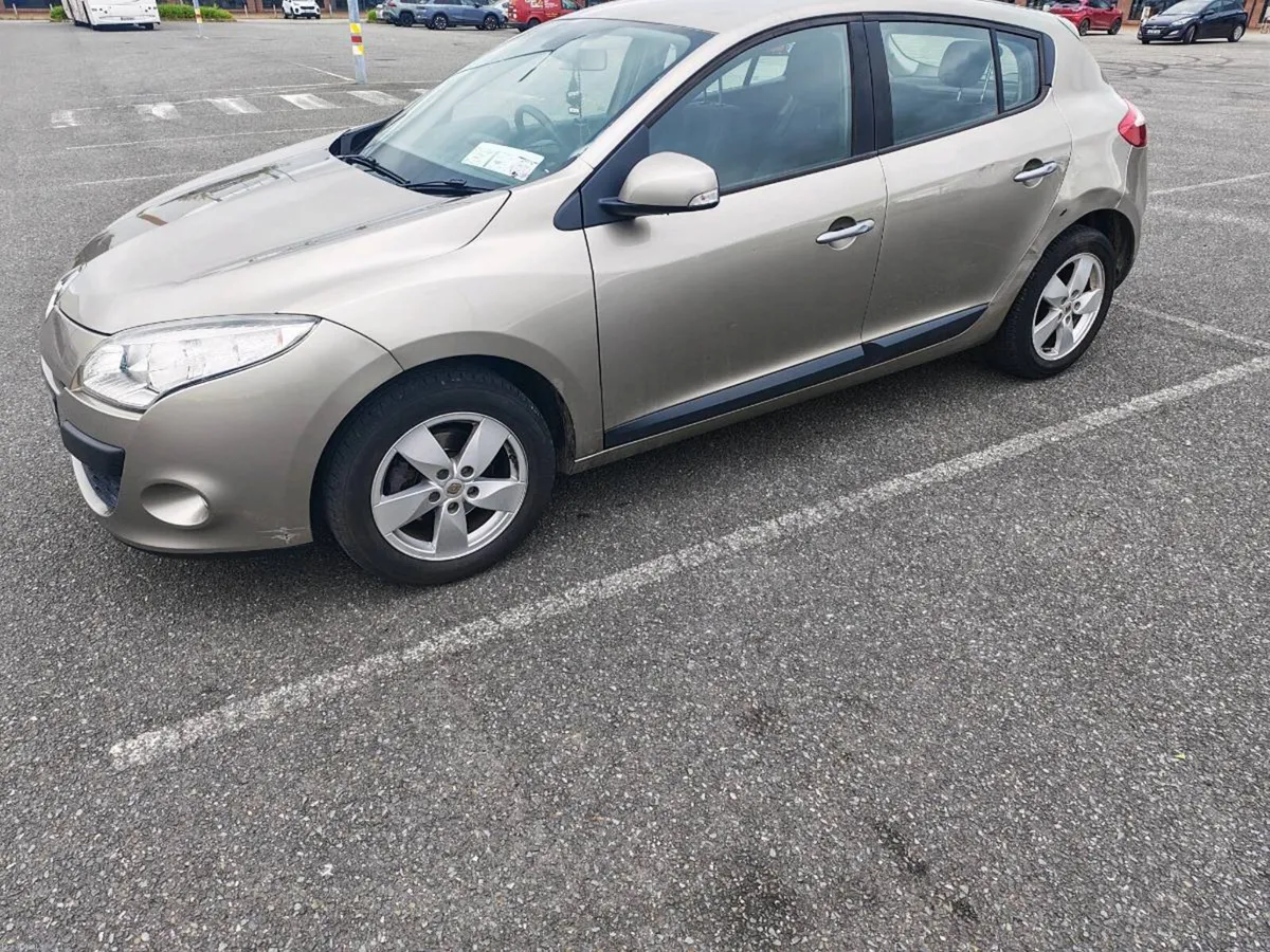 Renault megane low mileage for sale 2700e - Image 3