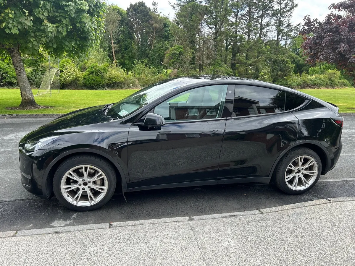 Tesla Model Y 2022 - Image 4
