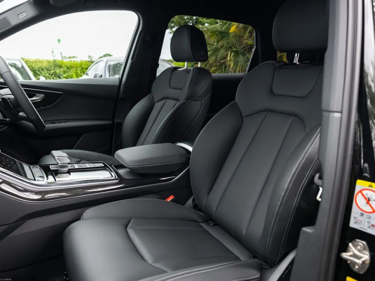 Audi Q7 TFSIe S Line Black Edition - Image 3