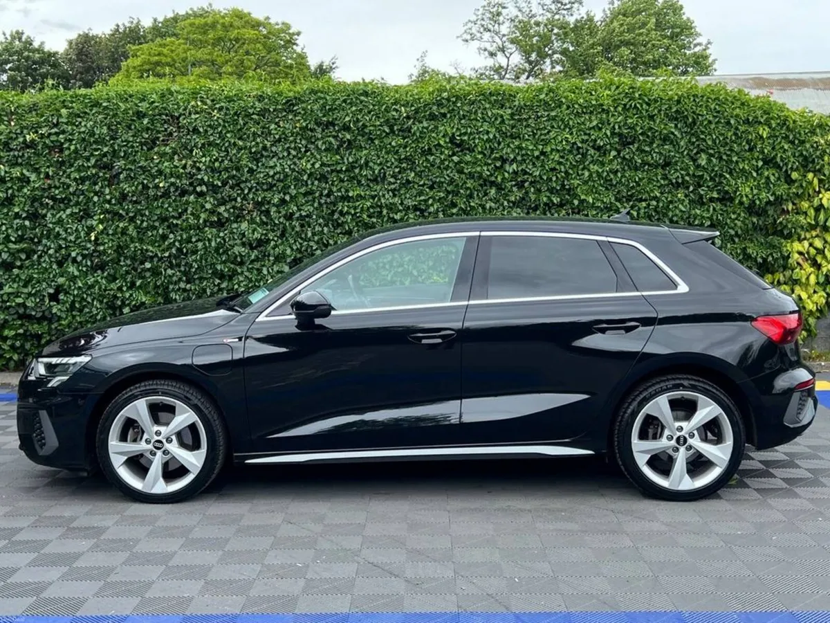 Audi A3 S-LINE 1.4 HYBRID // APPLE CARPLAY/ANDROID - Image 3