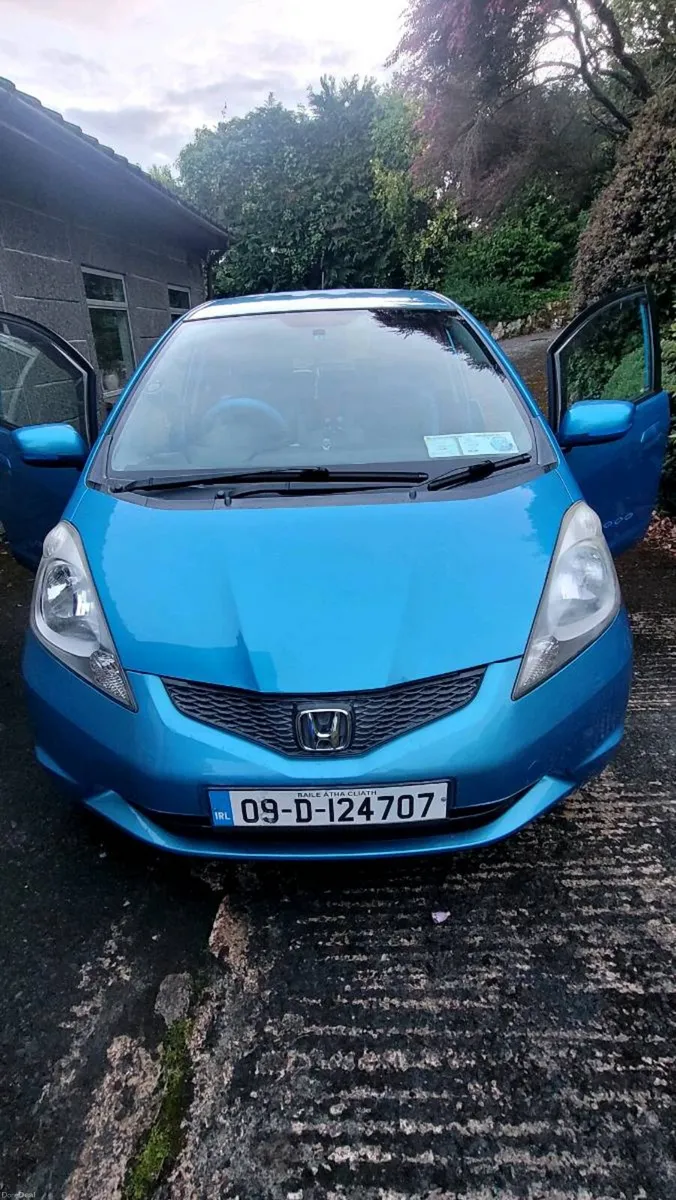 Honda Fit 2009 - Image 2