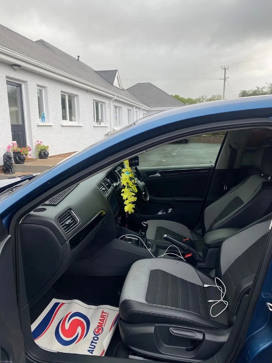Volkswagen Jetta 2016 - Image 3