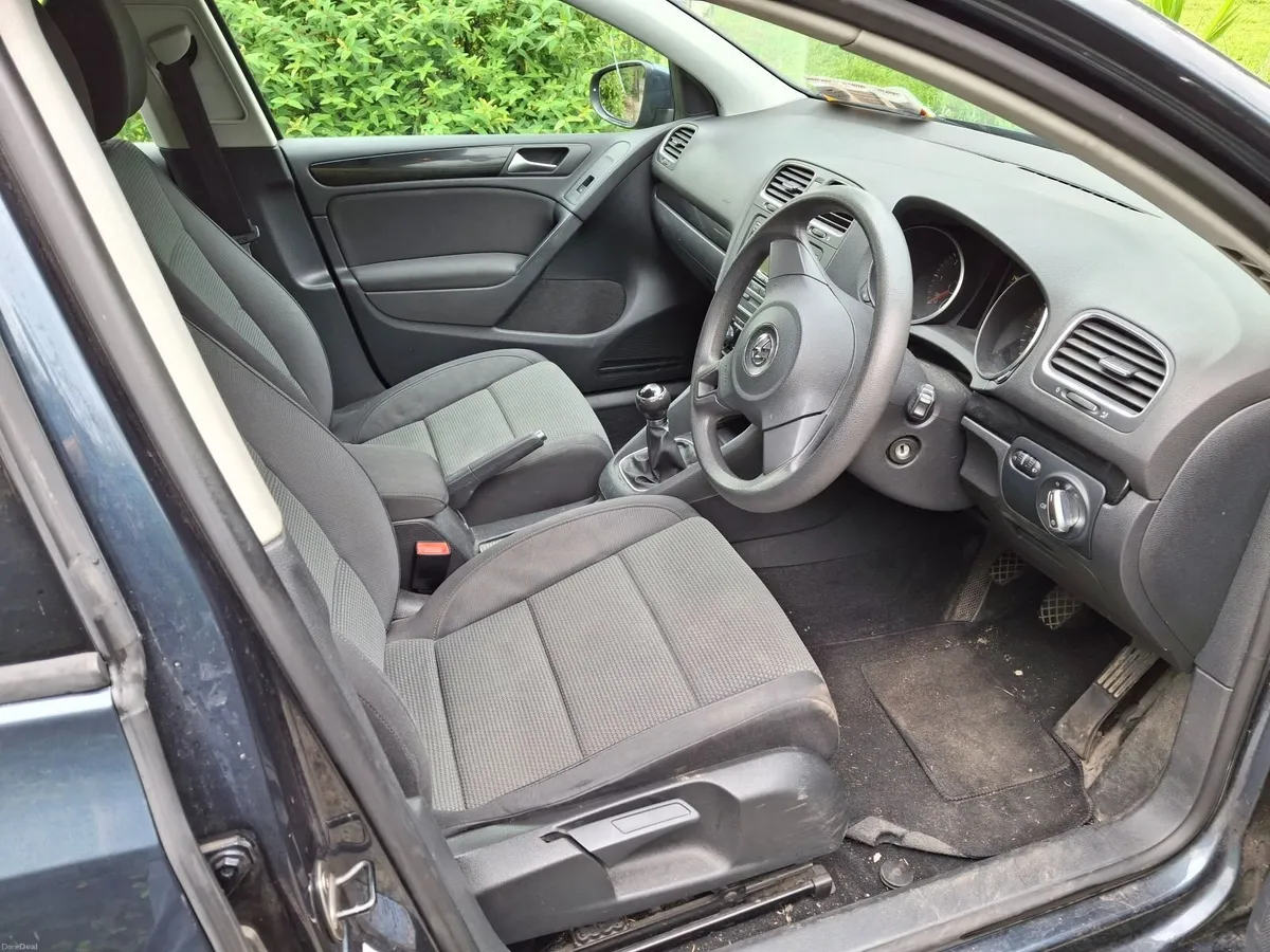 Volkswagen Golf 2010 - Image 4