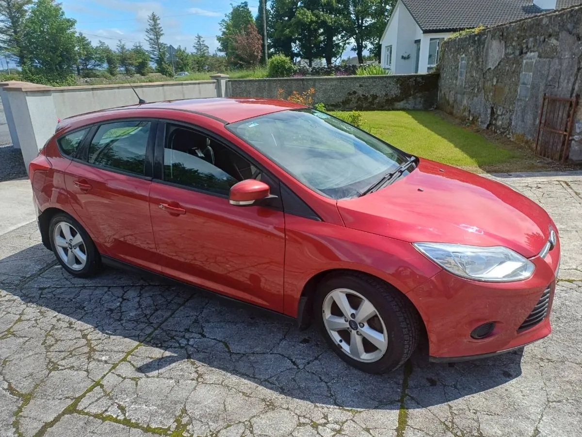 Ford Focus 2011 (new shape) - Image 1