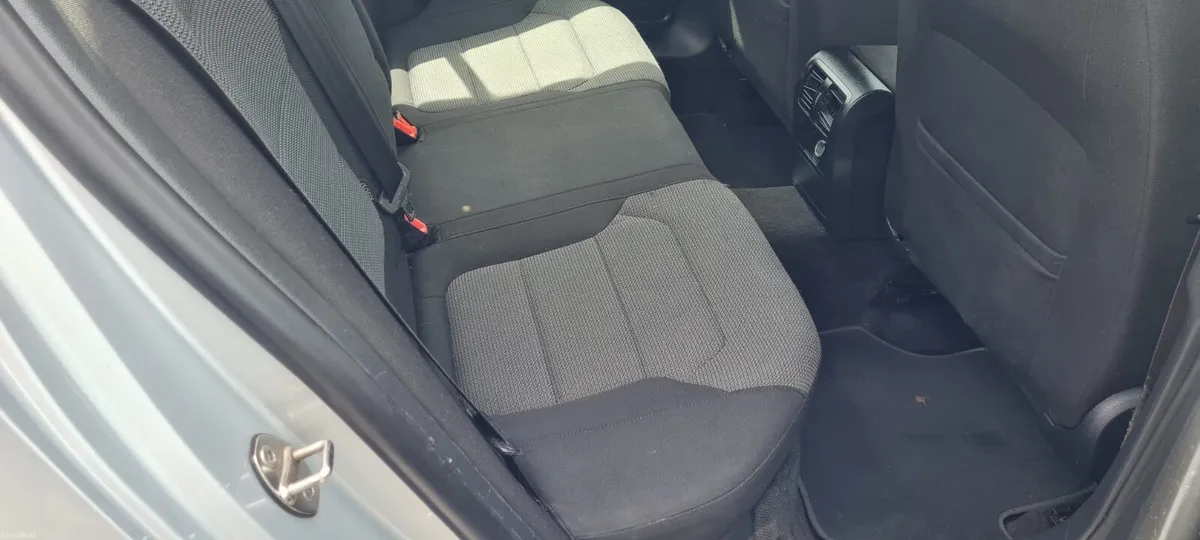 2013 Volkswagen Passat - Image 6