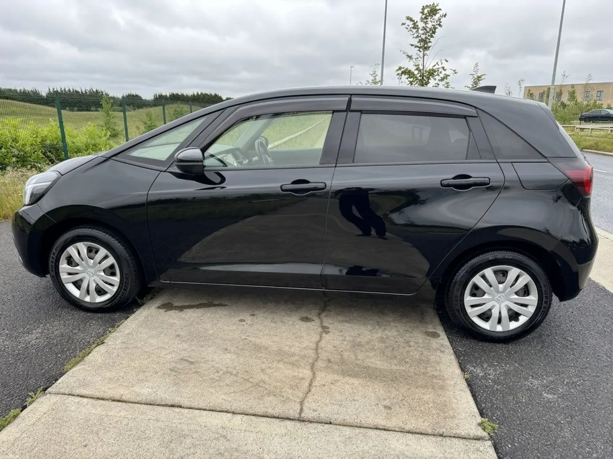 Honda Fit 1.5 Hybrid - 2021 - Half leather seats - Image 2