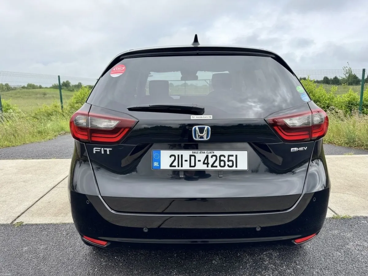 Honda Fit 1.5 Hybrid - 2021 - Half leather seats - Image 5