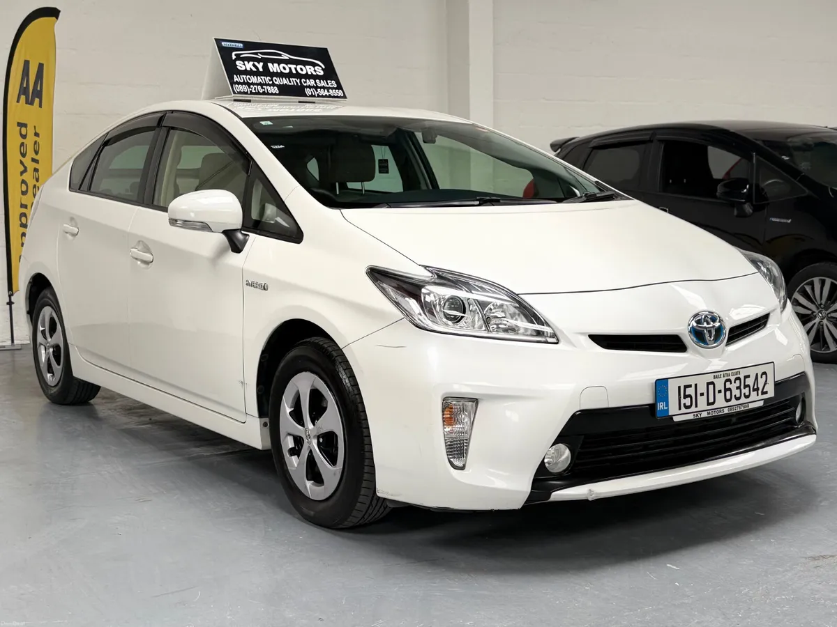 2015 Toyota Prius 1.8 Hybrid Automatic,42K KM - Image 3