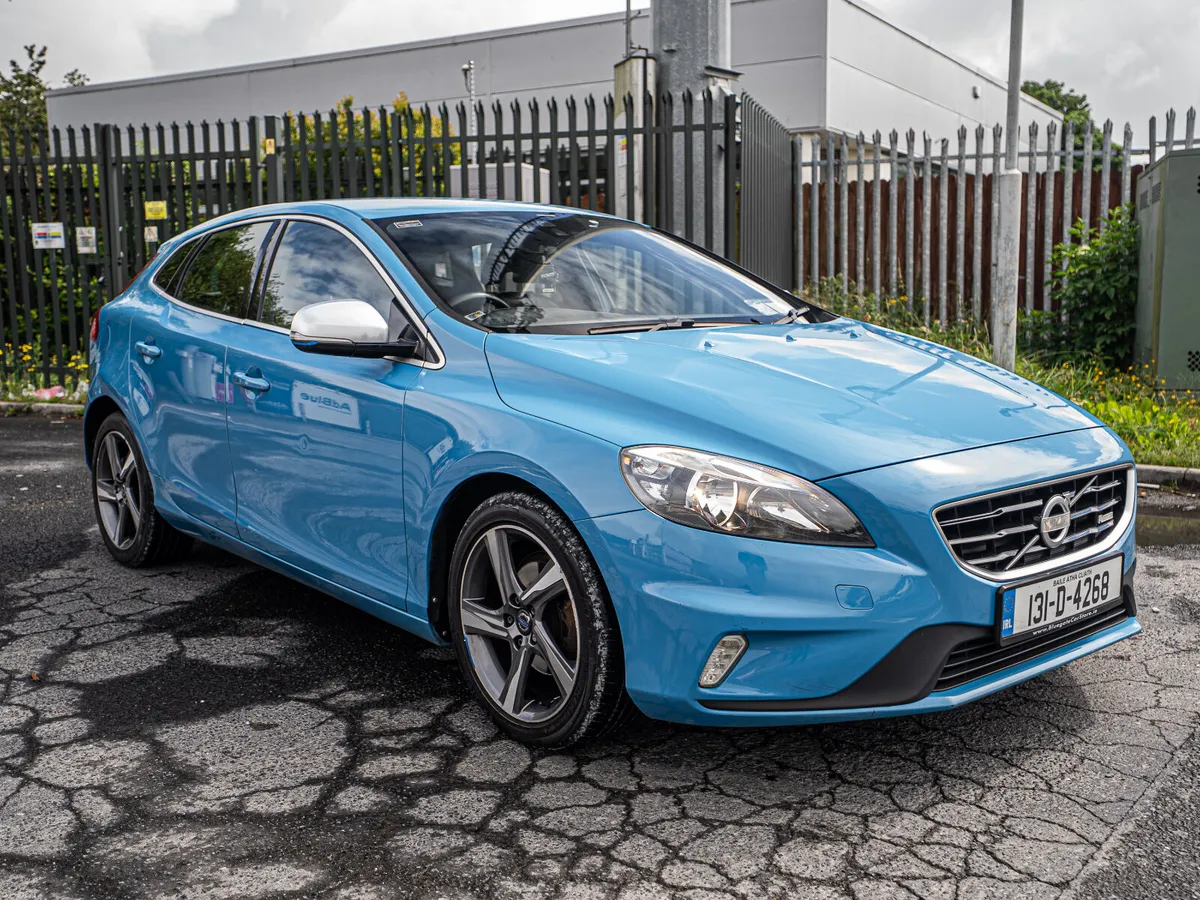 Volvo V40 2013 - Image 1