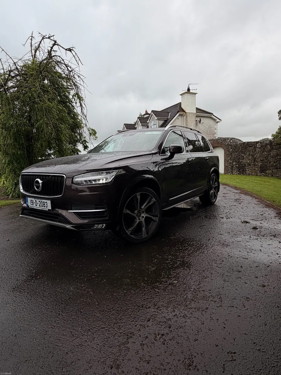 Volvo XC90 - Image 1