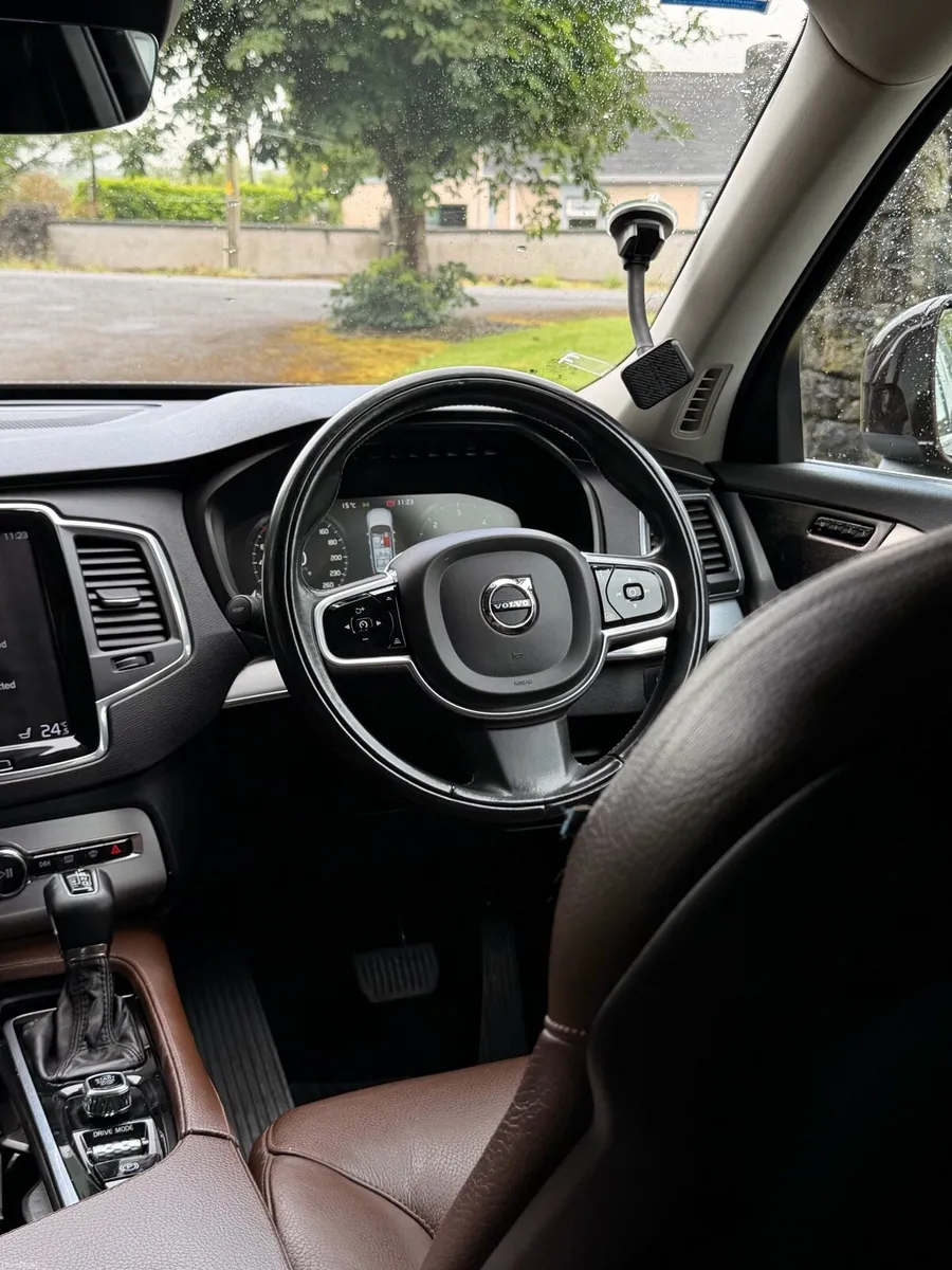 Volvo XC90 - Image 6