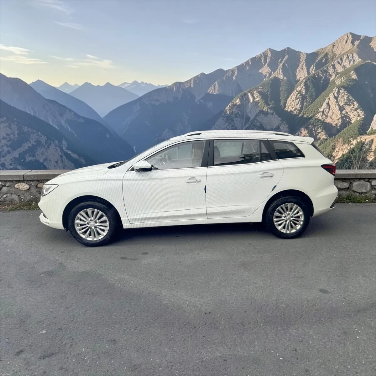 2022 MG MG5 Exclusive EV Long Range - Image 3