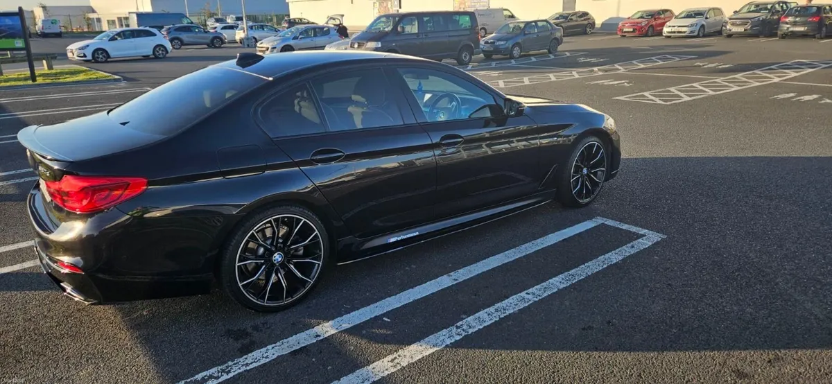 BMW 520d M-SPORT Automatic - Image 2