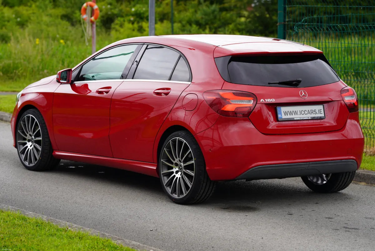 2017 MERCEDES A180 AUTO - Image 4
