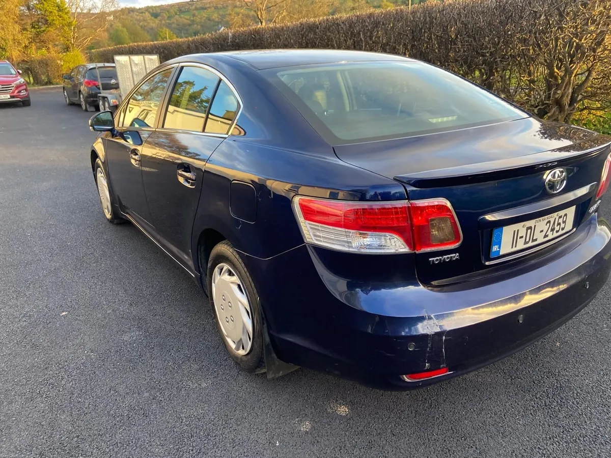 Toyota Avensis 2011 - Image 4