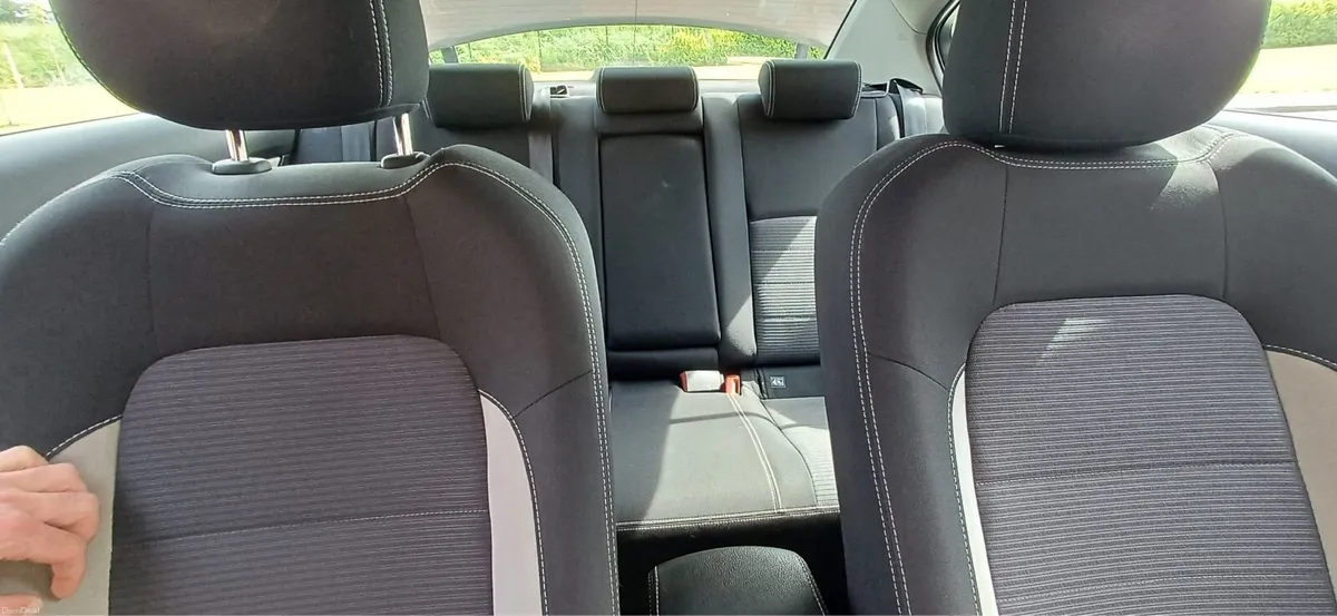 Toyota Avensis - Image 6
