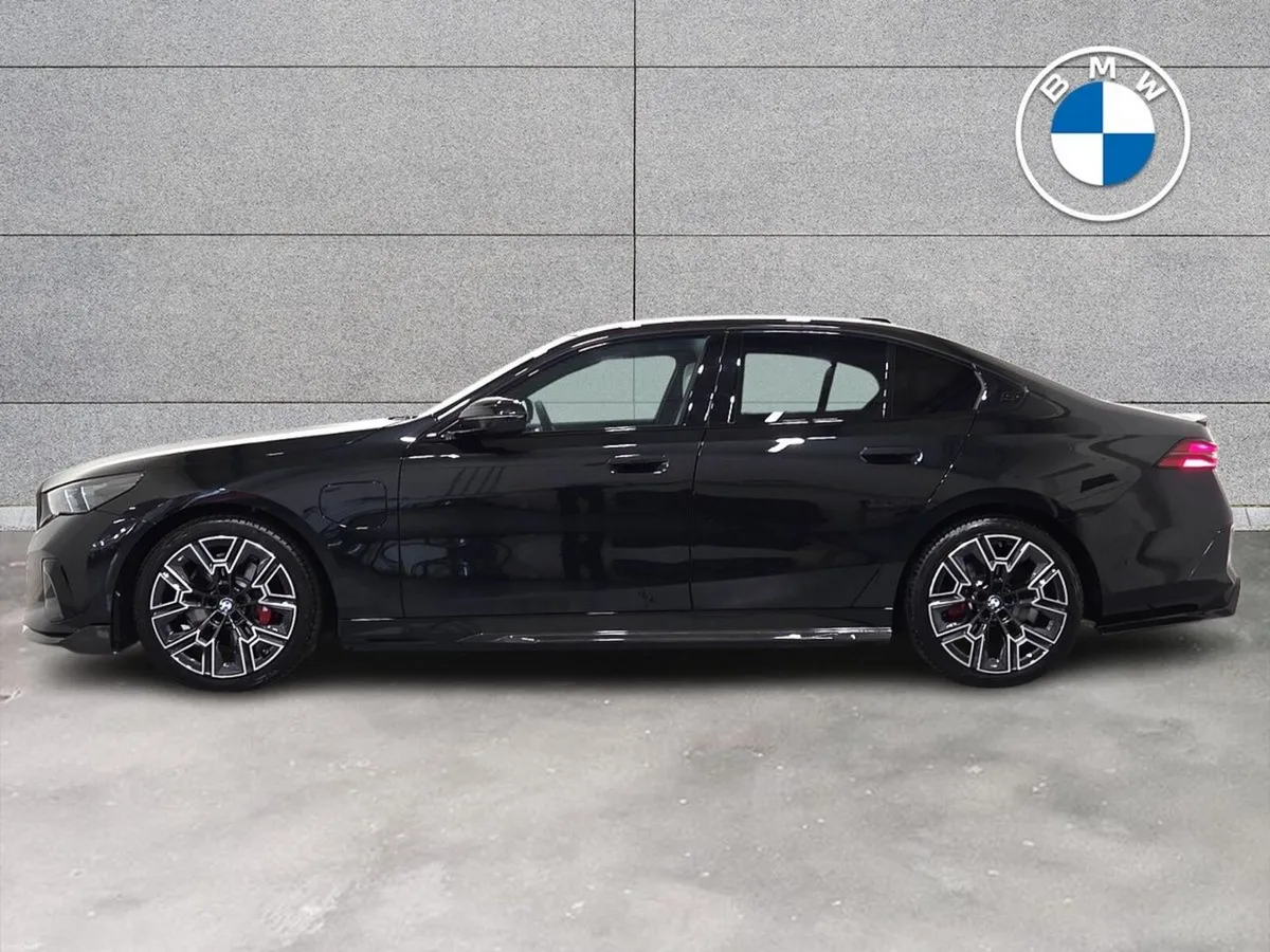 BMW 5-Series 530e M Sport Pro Saloon - Image 4