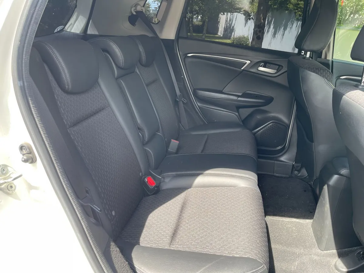 Honda Fit 2014 - Image 2