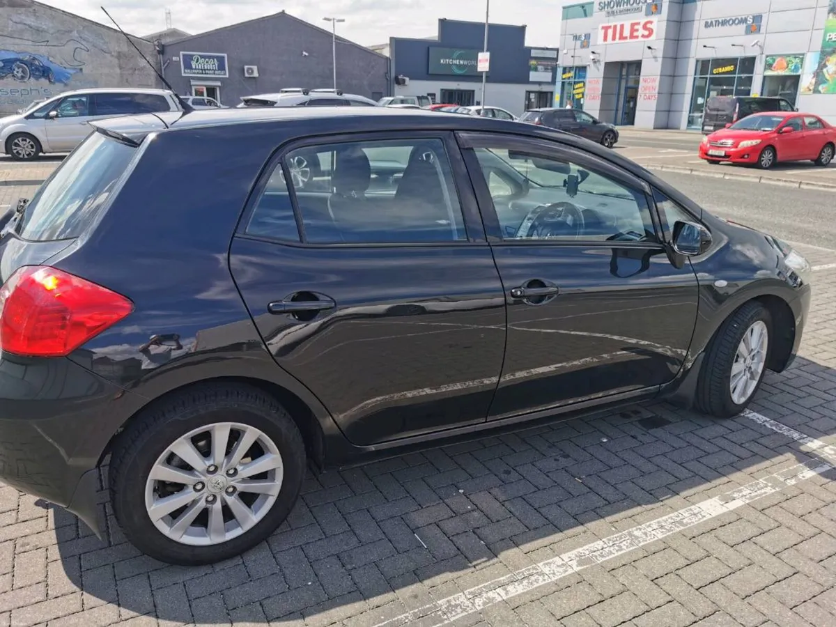 Car - Image 2