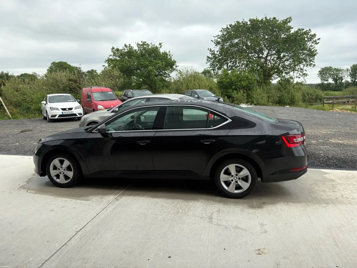 2017 SKODA SUPERB - Image 3