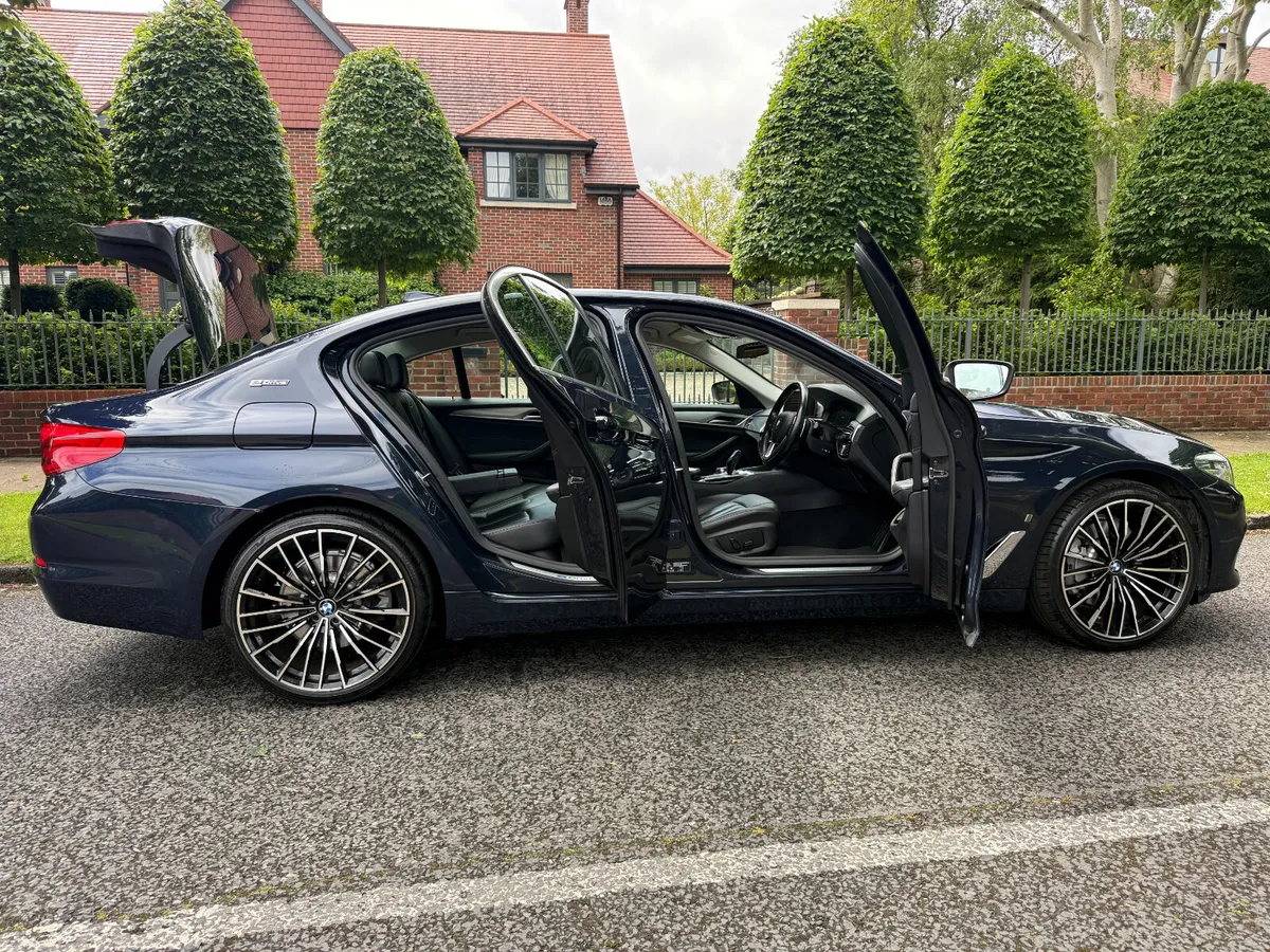 ✅  BMW 530e. 75km.  2-Year Warranty. Finance. - Image 1