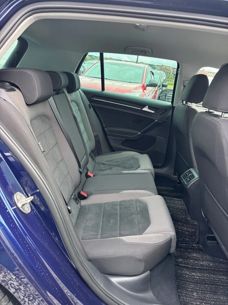 Volkswagen Golf - Image 4