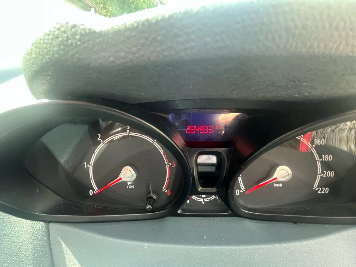 Ford Fiesta 1.4L Diesel - Image 4