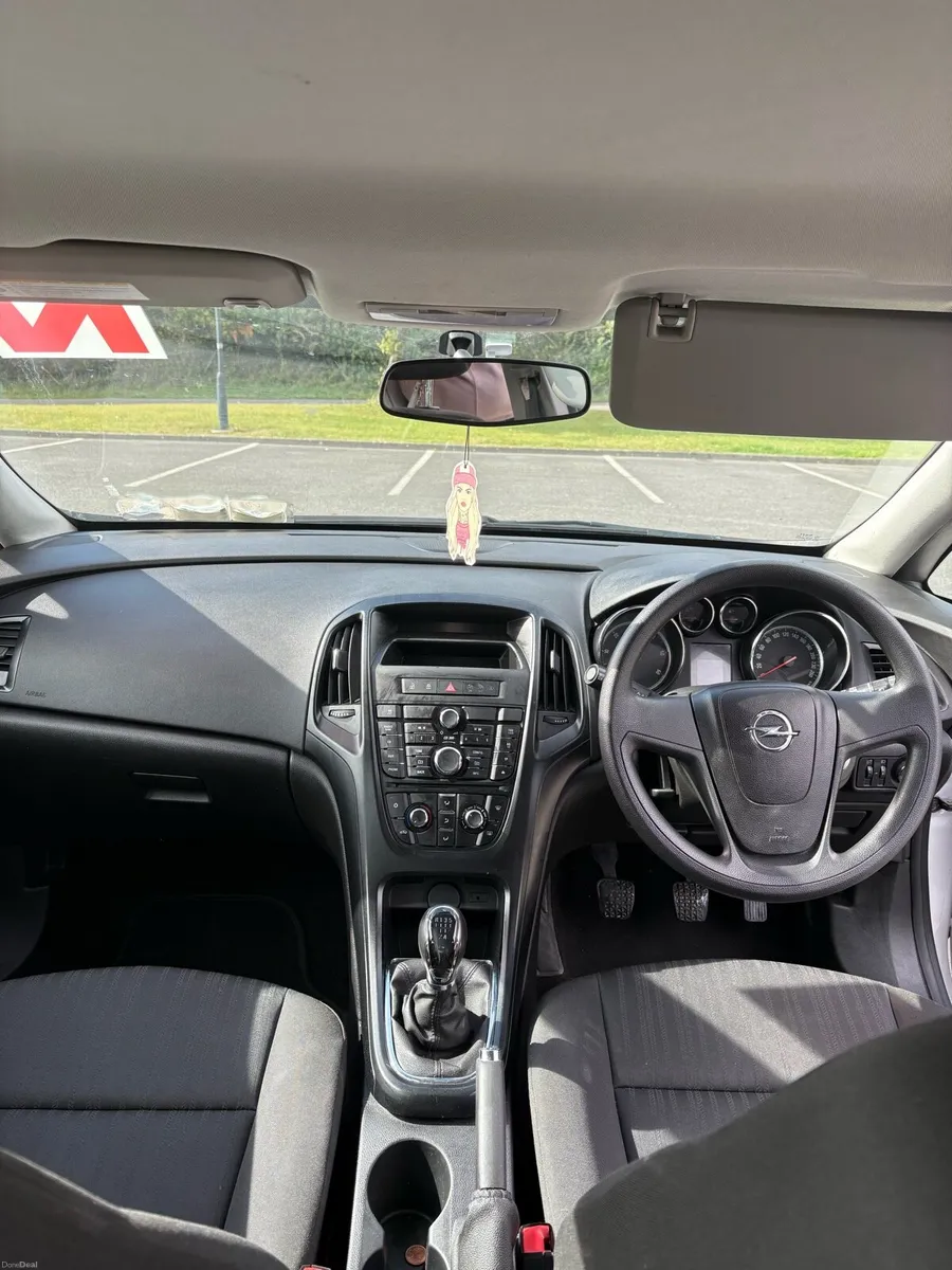 1.3L Diesel 151 Opel Astra - Image 4
