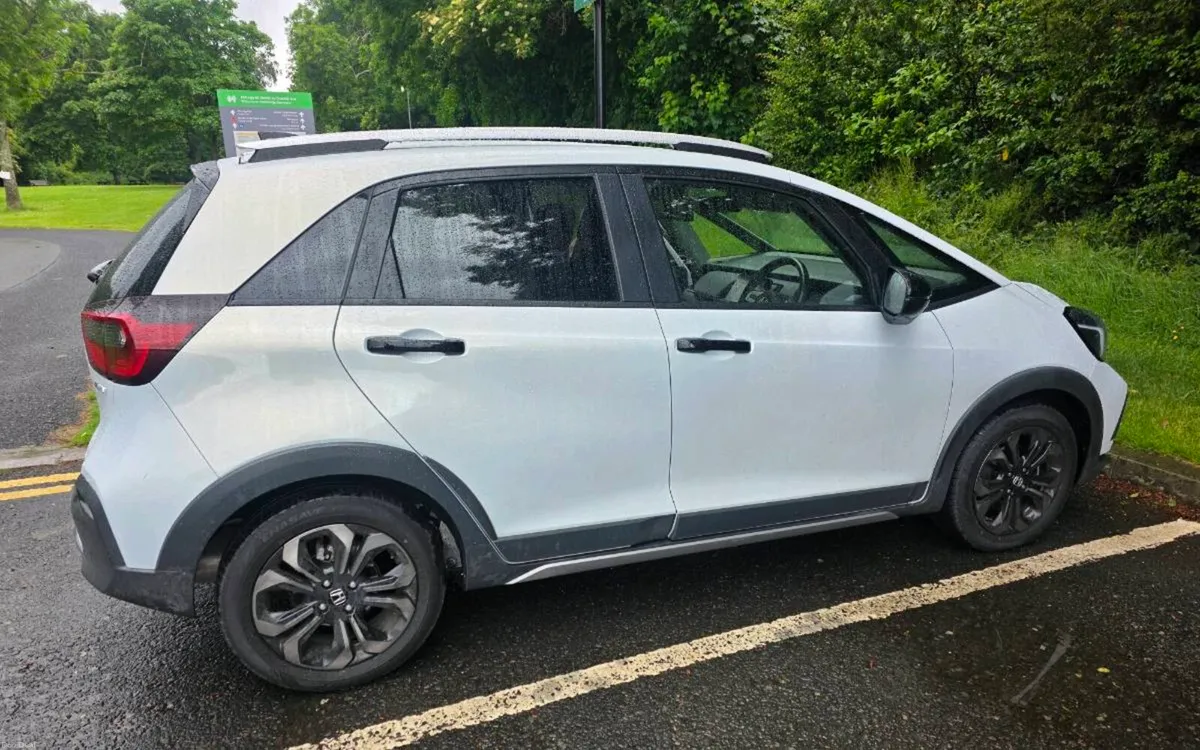Honda Jazz 2025 crosstar - Image 6