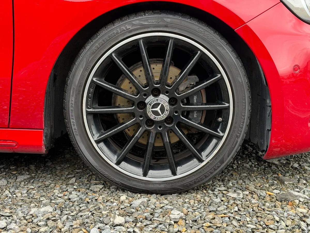 2018 MERCEDES A200 AMG * PAN ROOF * - Image 4