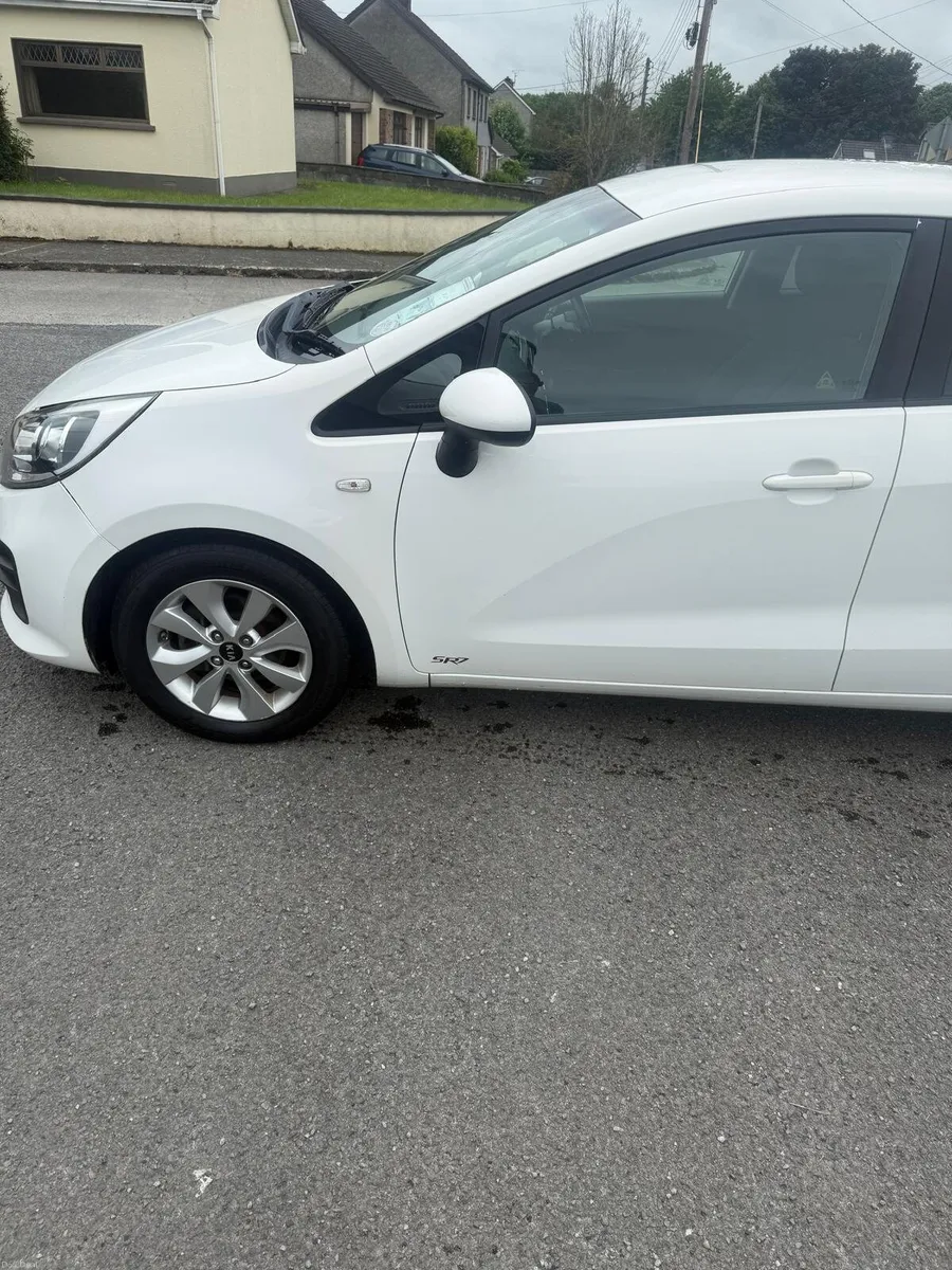 Car - Image 4