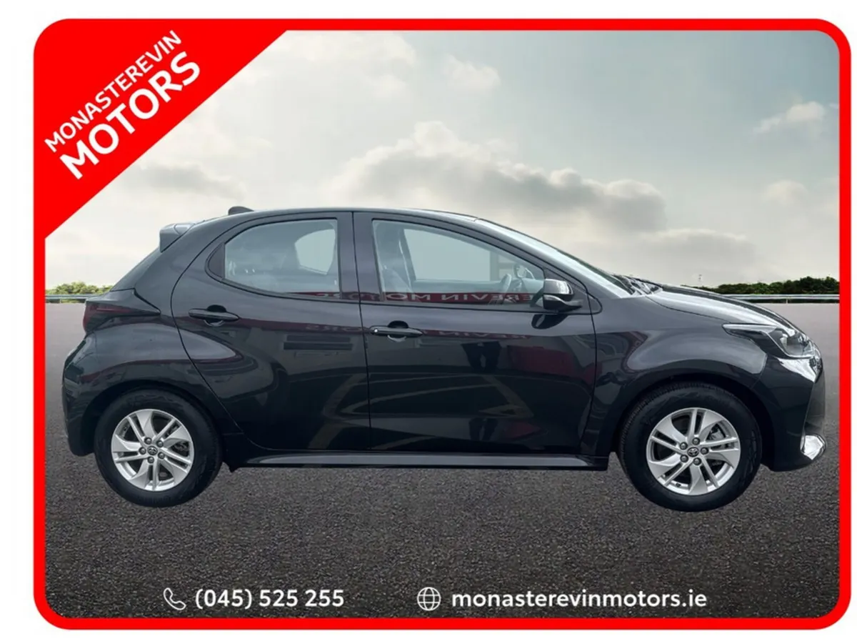 Toyota Yaris HYBRID 115 LUNA - Image 3