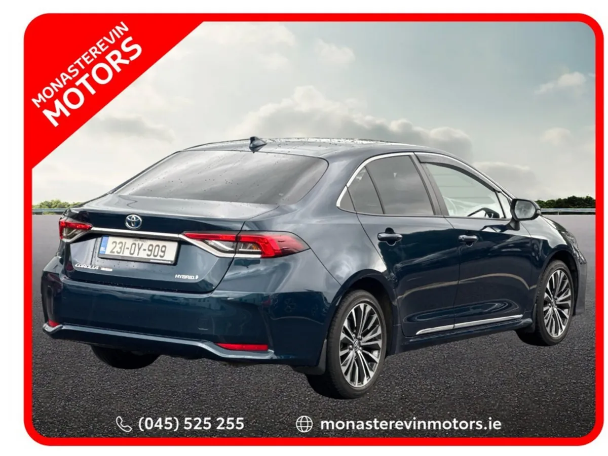 Toyota Corolla LUNA SPORT SALOON 4DR - Image 2
