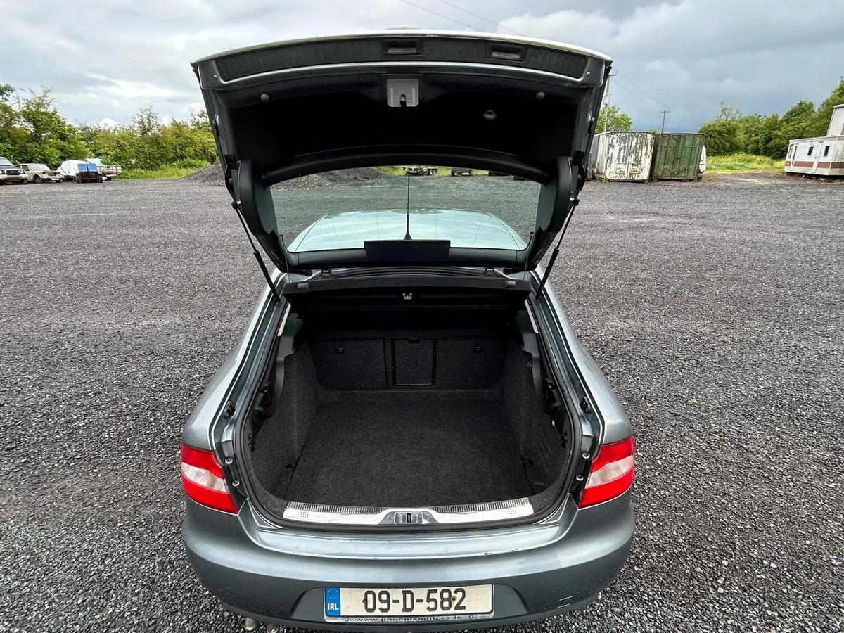 Skoda Superb 2009 - Image 2