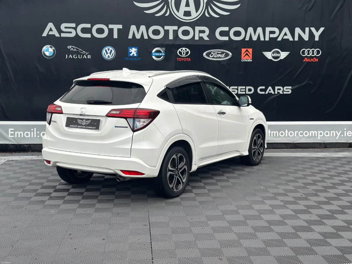 Honda Vezel 1.5 L Petrol Hybrid - Image 6