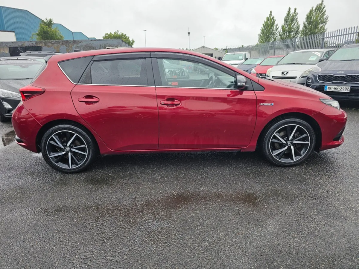 Toyota Auris HYBRID LUNA SPORT AUTO 4DR - Image 6