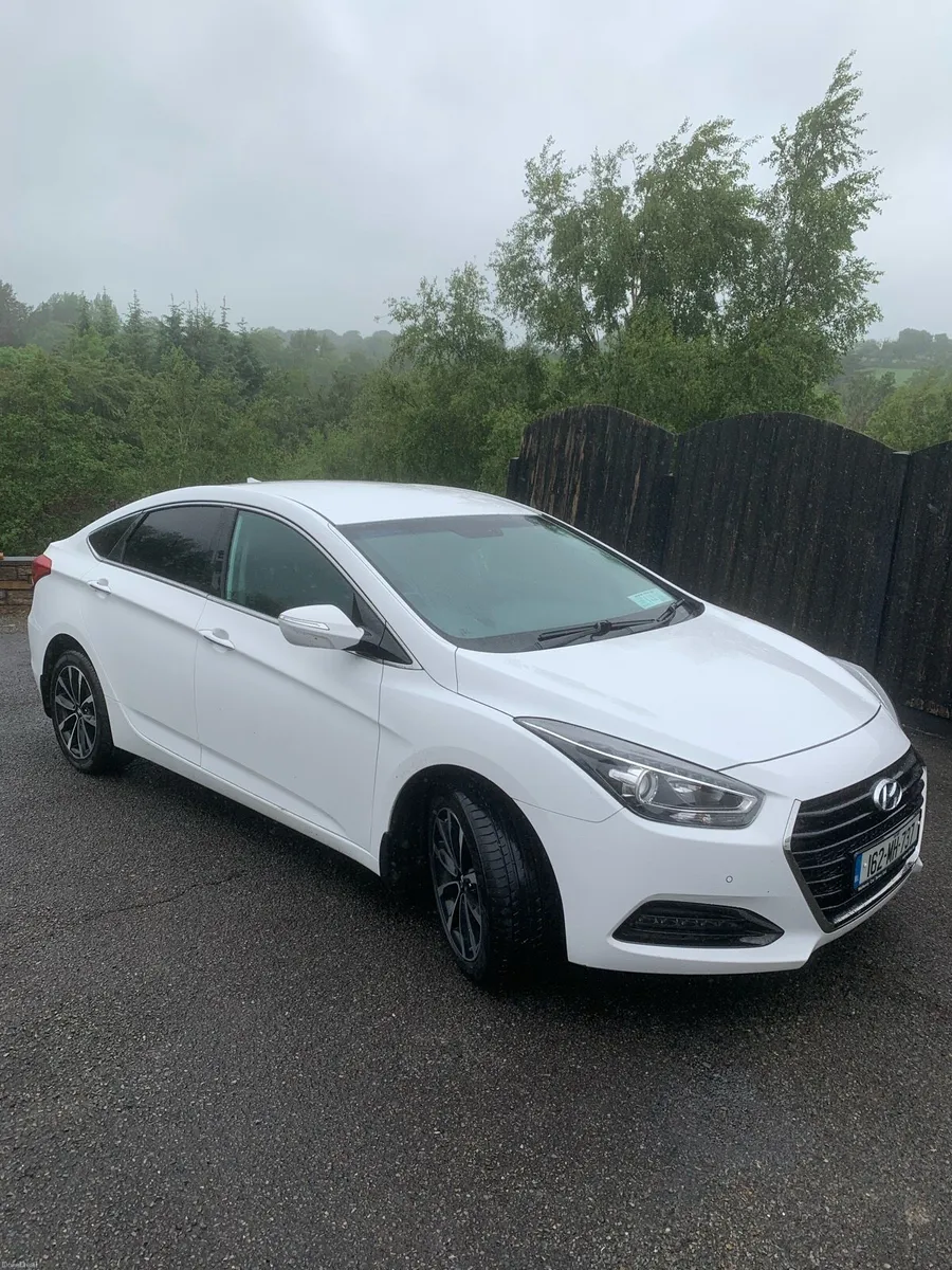 Hyundai I40 Executive - Image 1