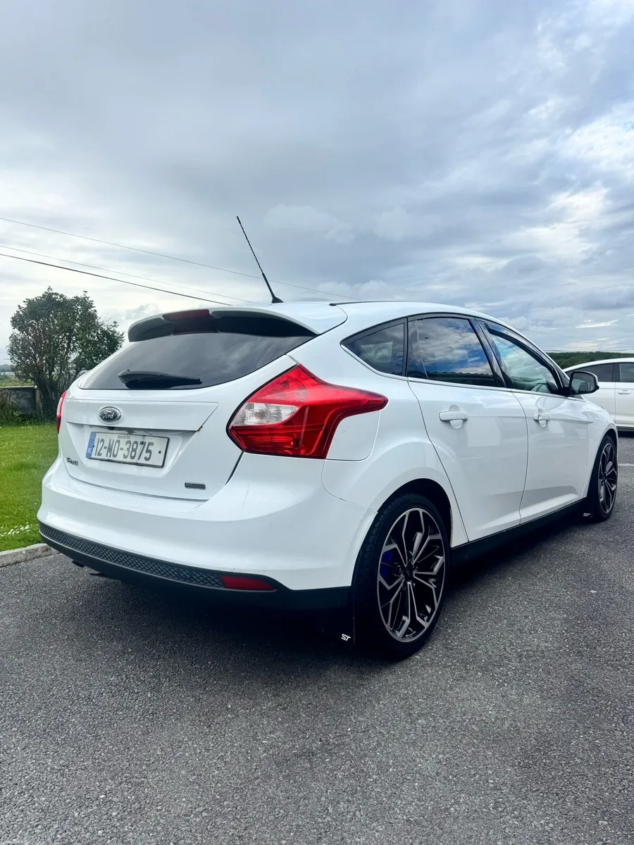 Ford focus - Image 2