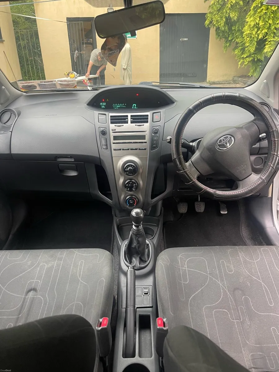 Toyota Yaris - Image 4