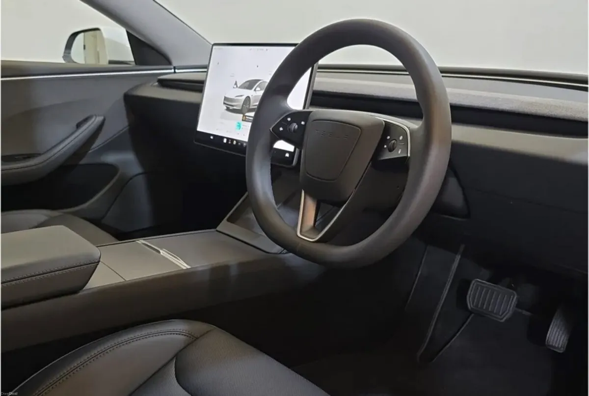 2025 (251) Tesla Model 3 - Pearl white - Highland - Image 3