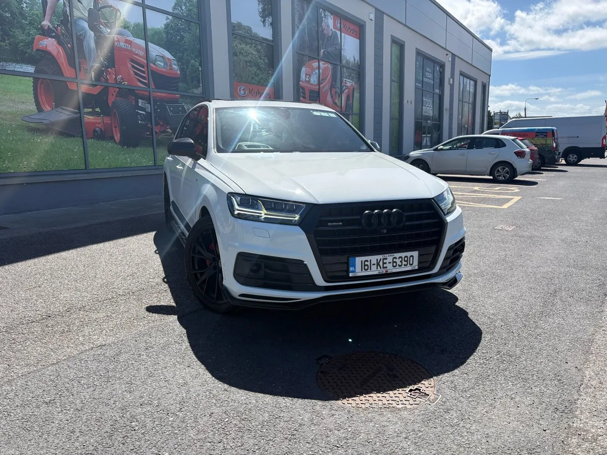 Audi Q7 S-line *High Spec* - Image 1
