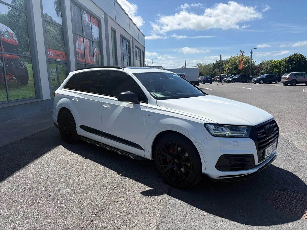 Audi Q7 S-line *High Spec* - Image 3