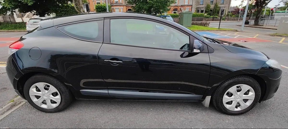 Renault Megane 2011 - Image 2