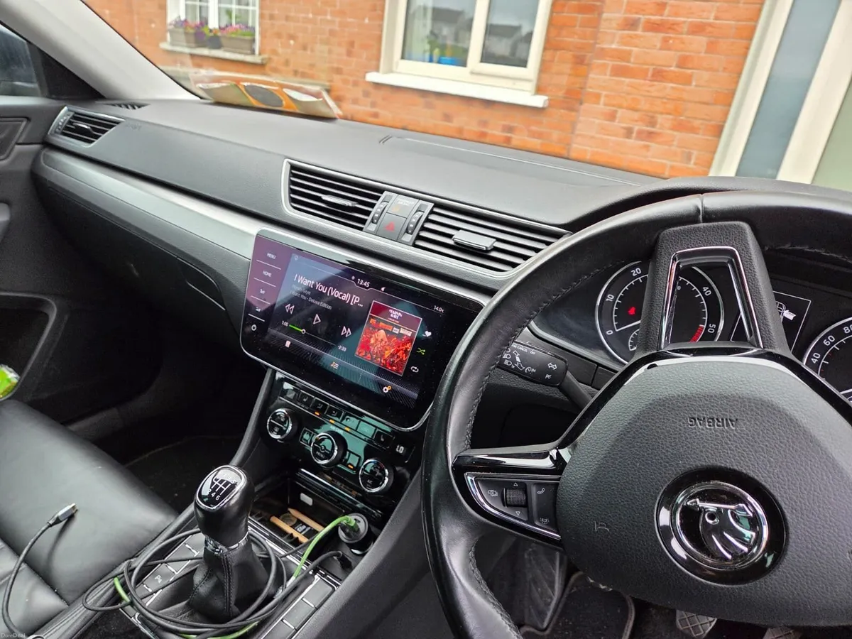 Skoda Superb 2018 - Image 2