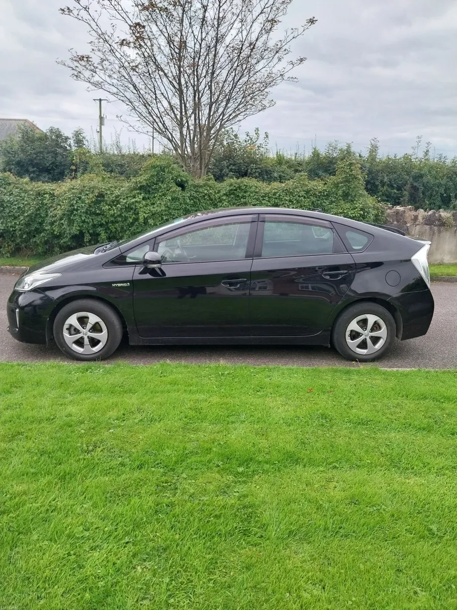 Toyota Prius 2015 - Image 3
