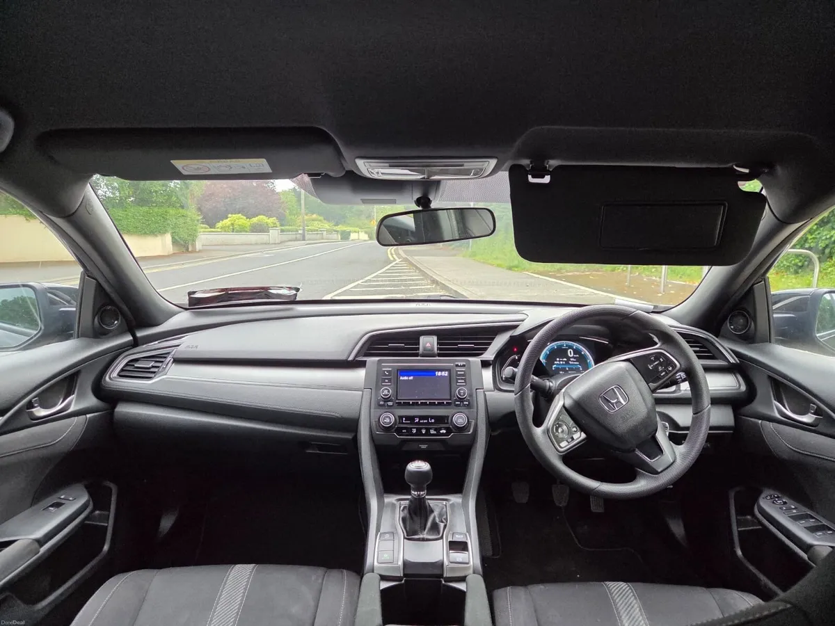 Honda Civic 2017 - Image 5