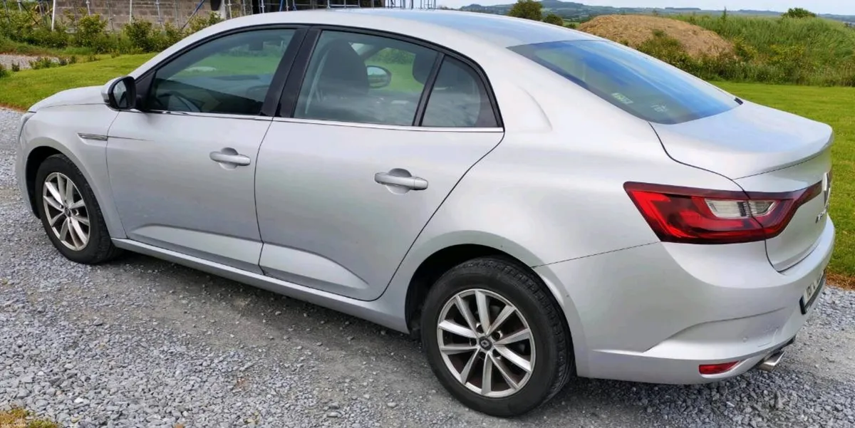 181 Renault Megane IV Saloon – 1.5 dCi 110HP - Image 3