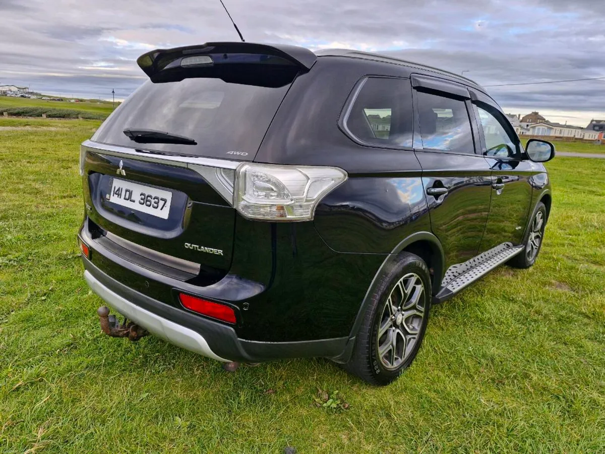 2014 Mitsubishi Outlander 2.2 DI-D 4WD | Top Spec - Image 4