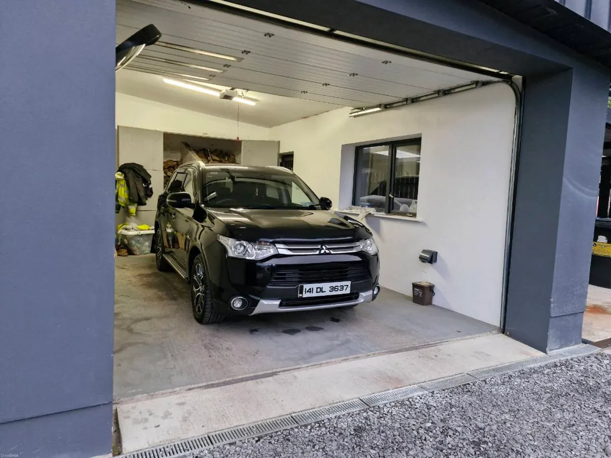 2014 Mitsubishi Outlander 2.2 DI-D 4WD GX3 7 Seat - Image 5