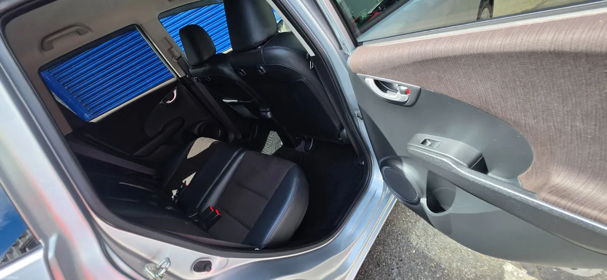Honda Fit Hybrid Automatic - Image 6